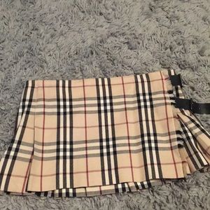 Burberry skirt